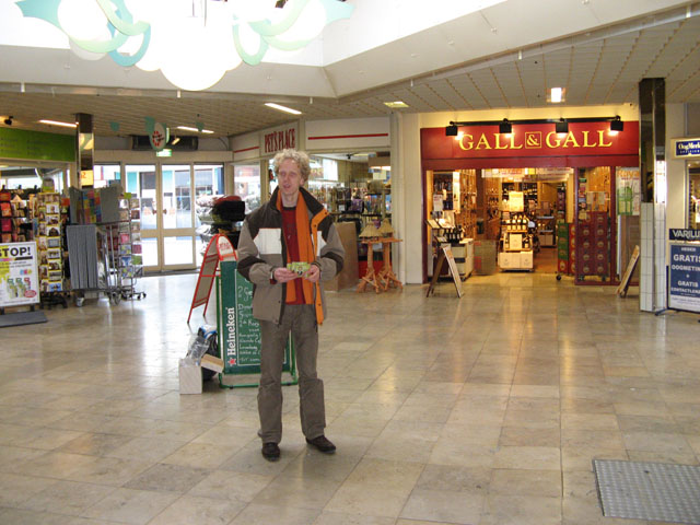 Jasper in het winkelscentrum