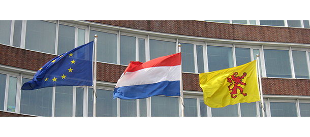vlaggen_provinciehuis